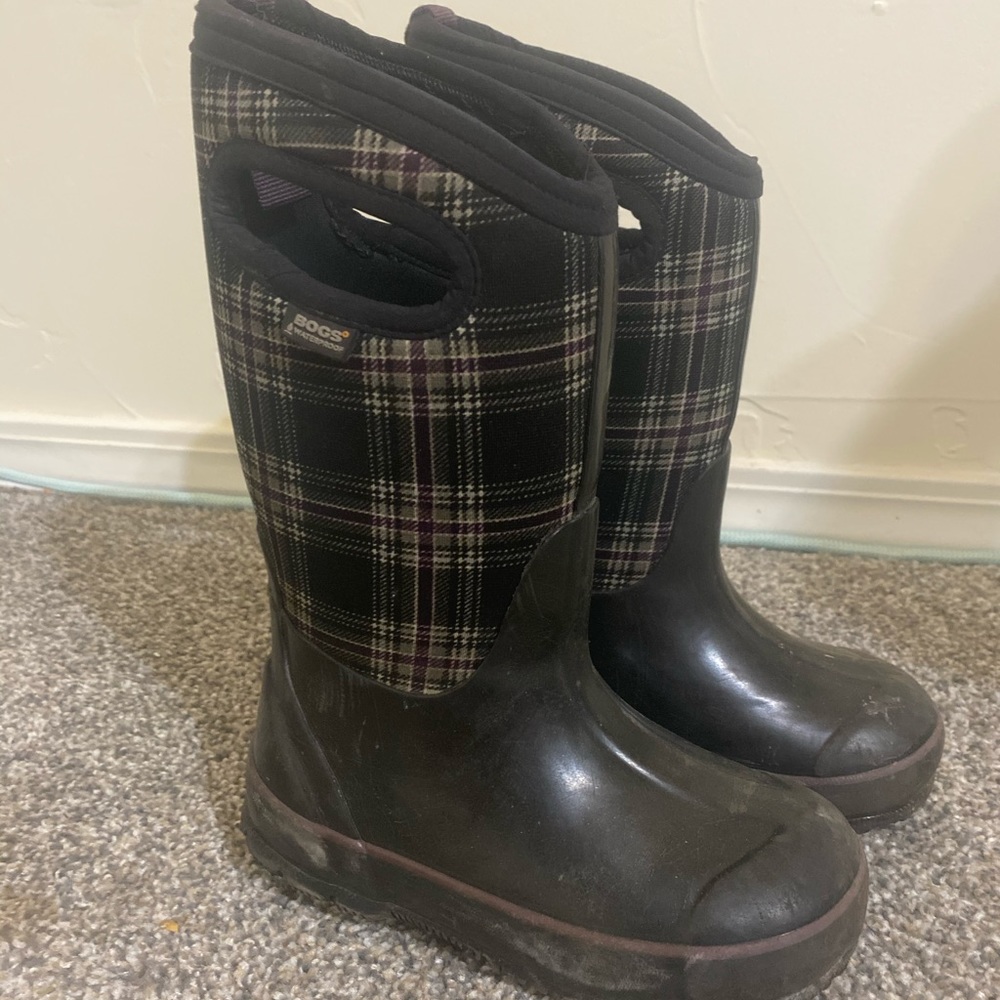 Girls bogs size 11